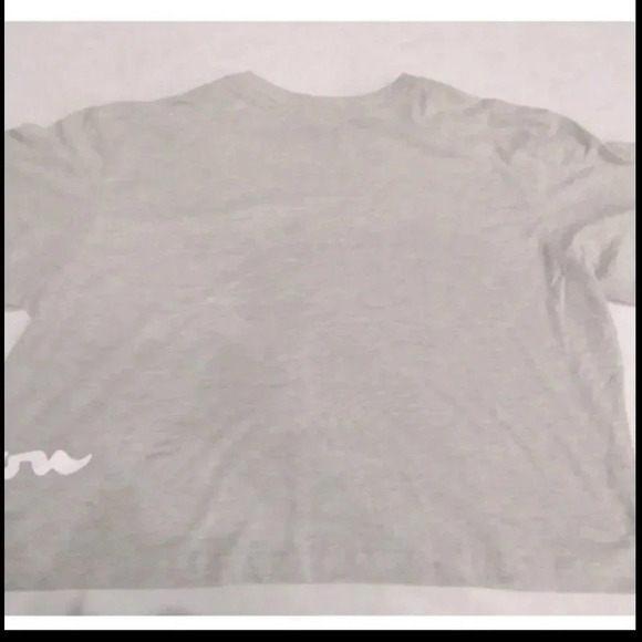 NWOT WOMENS CHAMPION SCRIPT
LOGO CROPPED TEE GRAY SIZE LARGE - Picture 5 of 5